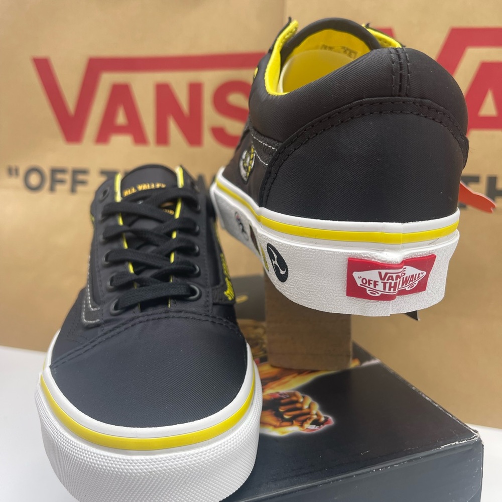 Vans Men's Old Skool Cobra Kai Black/Yellow/White Sneakers
VN0A3WKT05N - Picture 7 of 16